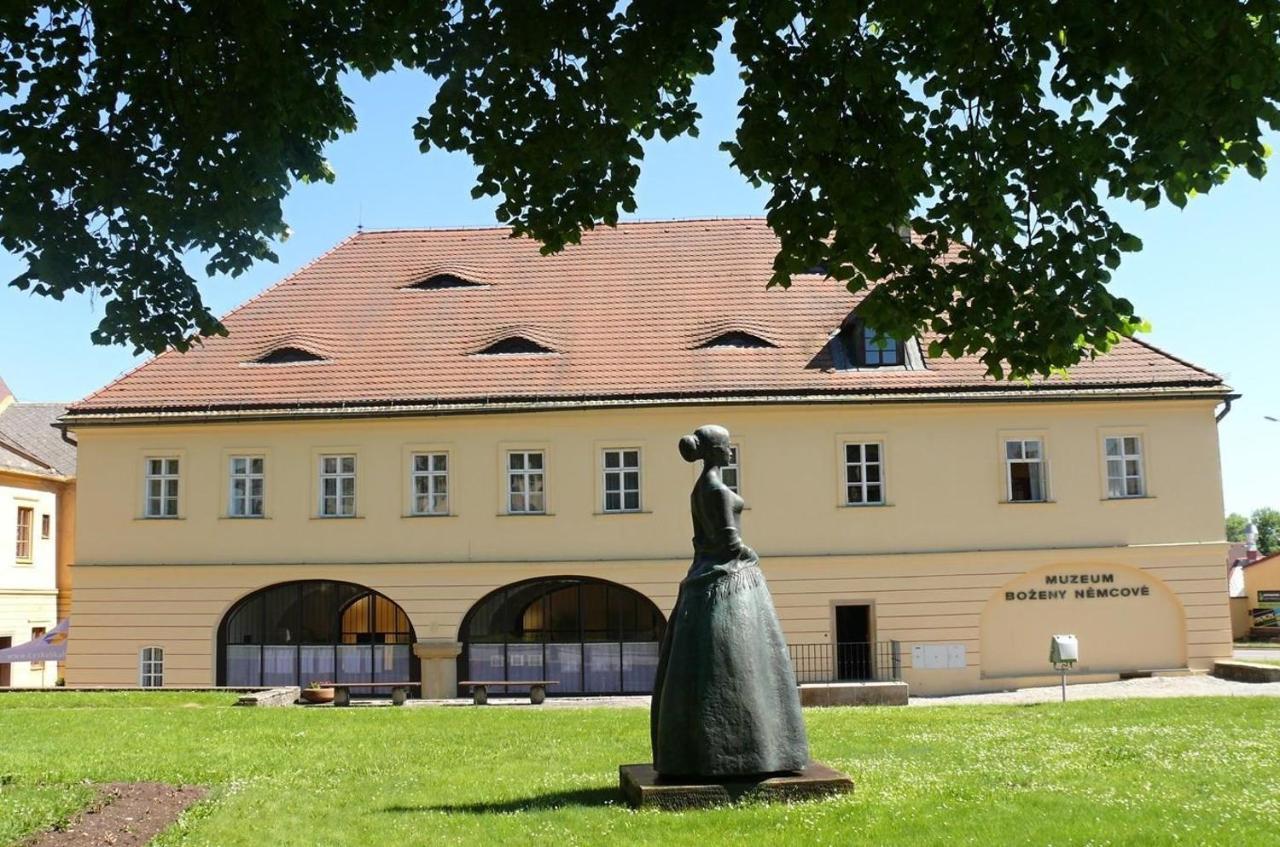 Penzion U Pesiku Červený Kostelec Eksteriør billede
